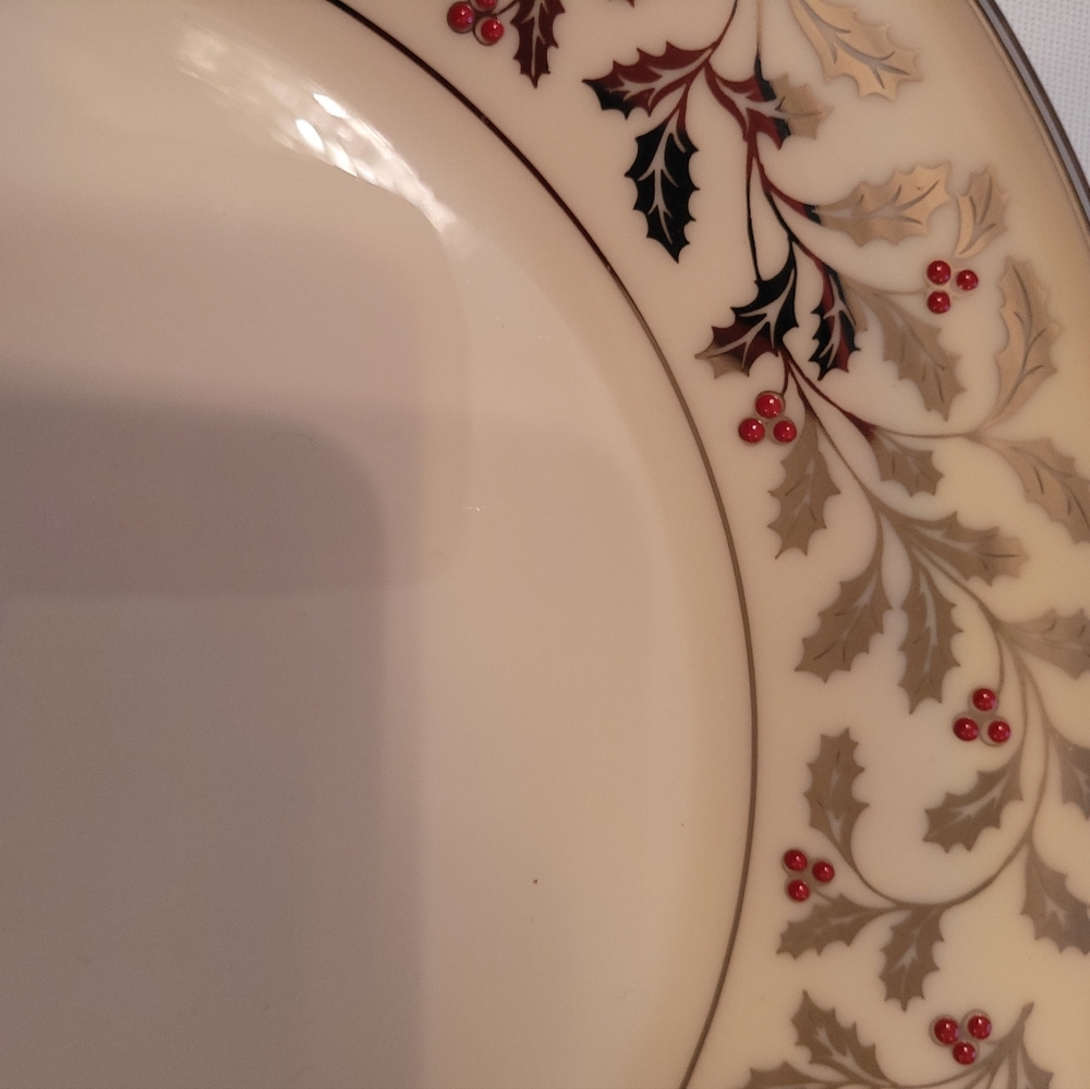 12 Lenox Christmas Plates